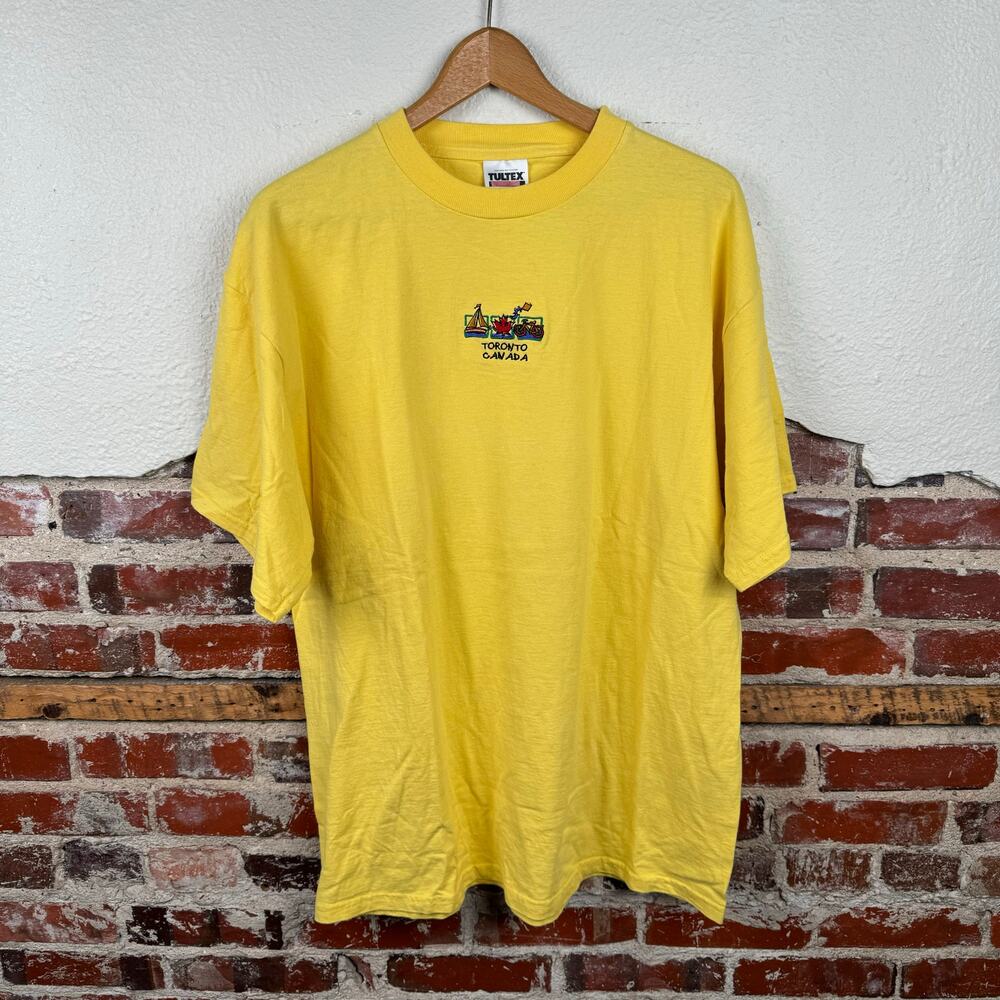 Vintage Canada Shirt XL Yellow Short Sleeve Crewneck Toronto Travel Embroidered